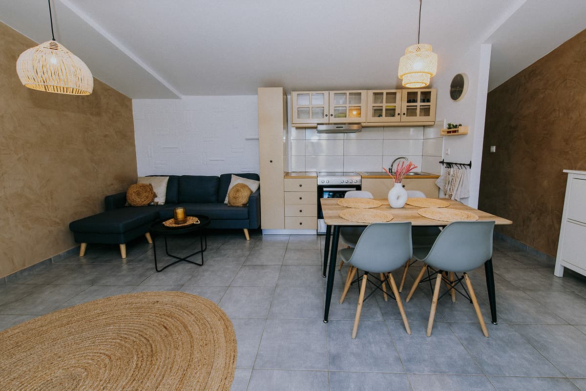 Cozy place 8